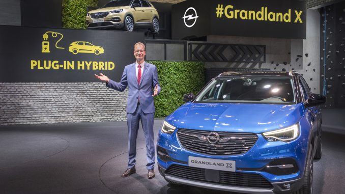 Az Opelnek is lesz konnektoros hibridje
